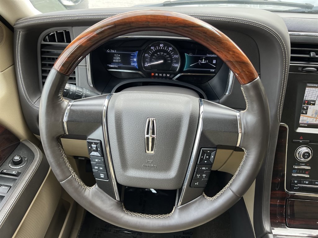 2015 Lincoln Navigator  photo