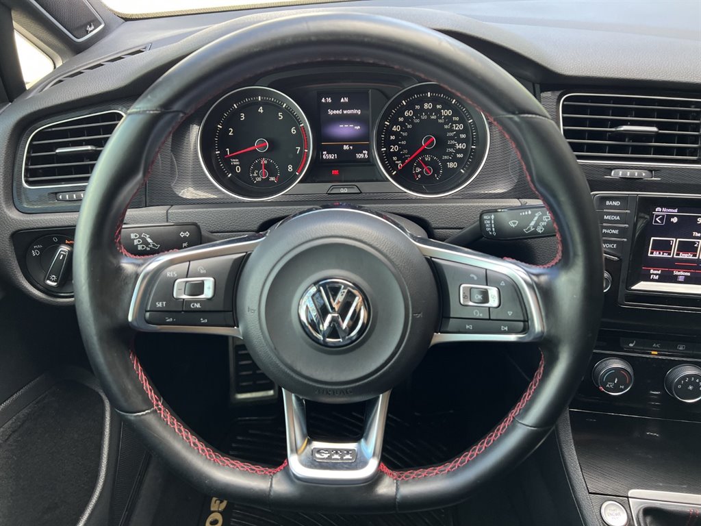 2015 Volkswagen GTI SE photo