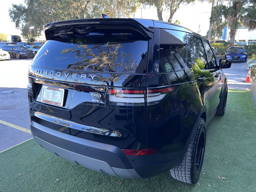 2019 Land Rover Discovery SE photo