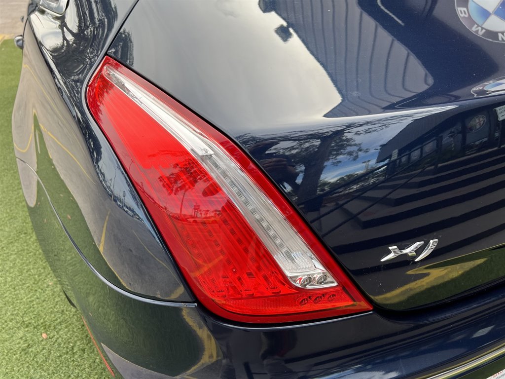 2013 JAGUAR XJ Sedan - $19,995