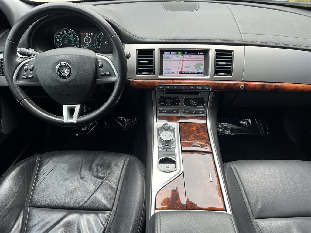2015 Jaguar XF 2.0t Premium photo