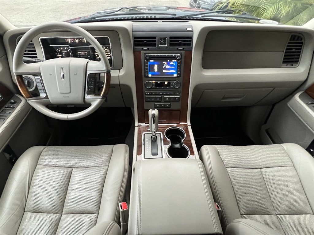 2014 Lincoln Navigator photo
