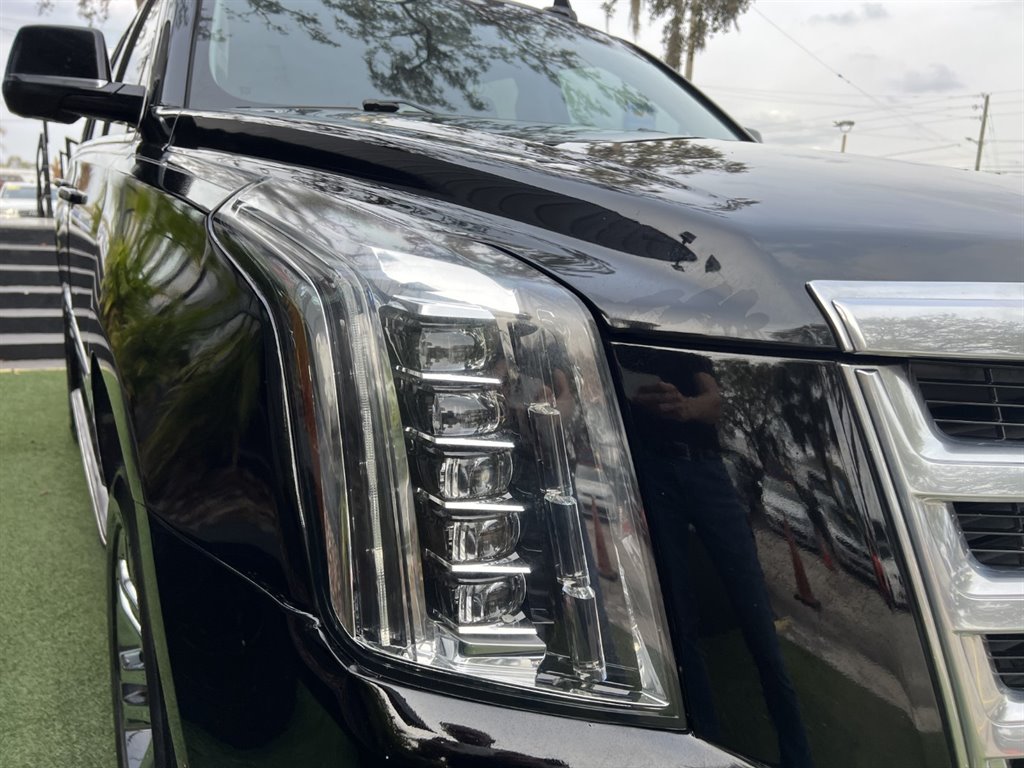 2018 Cadillac Escalade photo