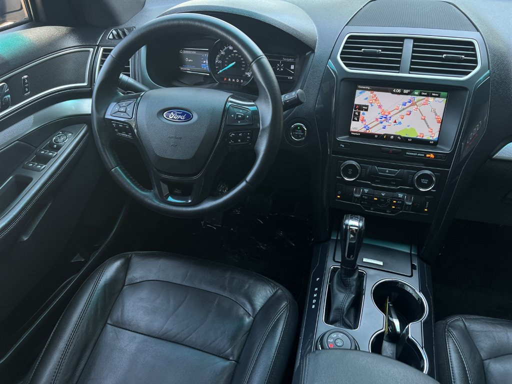 2016 Ford Explorer XLT photo