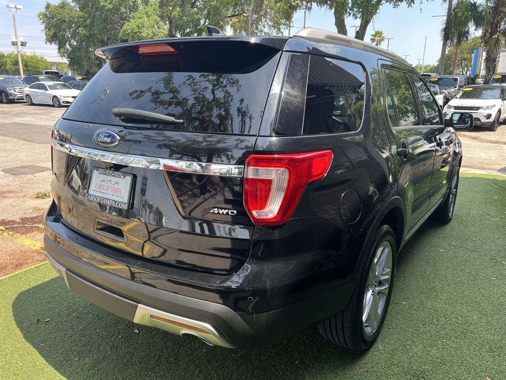 2016 Ford Explorer XLT photo