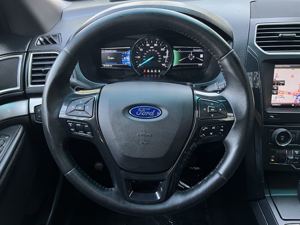 2016 Ford Explorer XLT photo