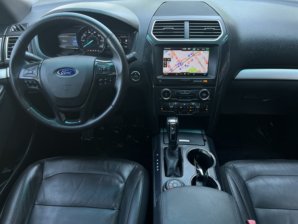2016 Ford Explorer XLT photo