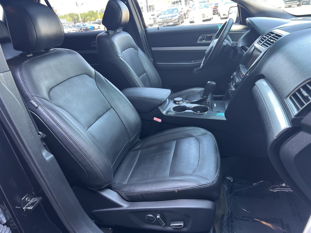 2016 Ford Explorer XLT photo