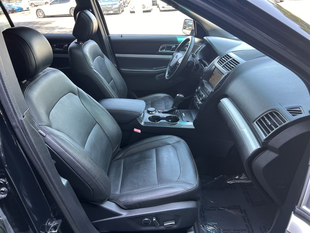 2016 Ford Explorer XLT photo