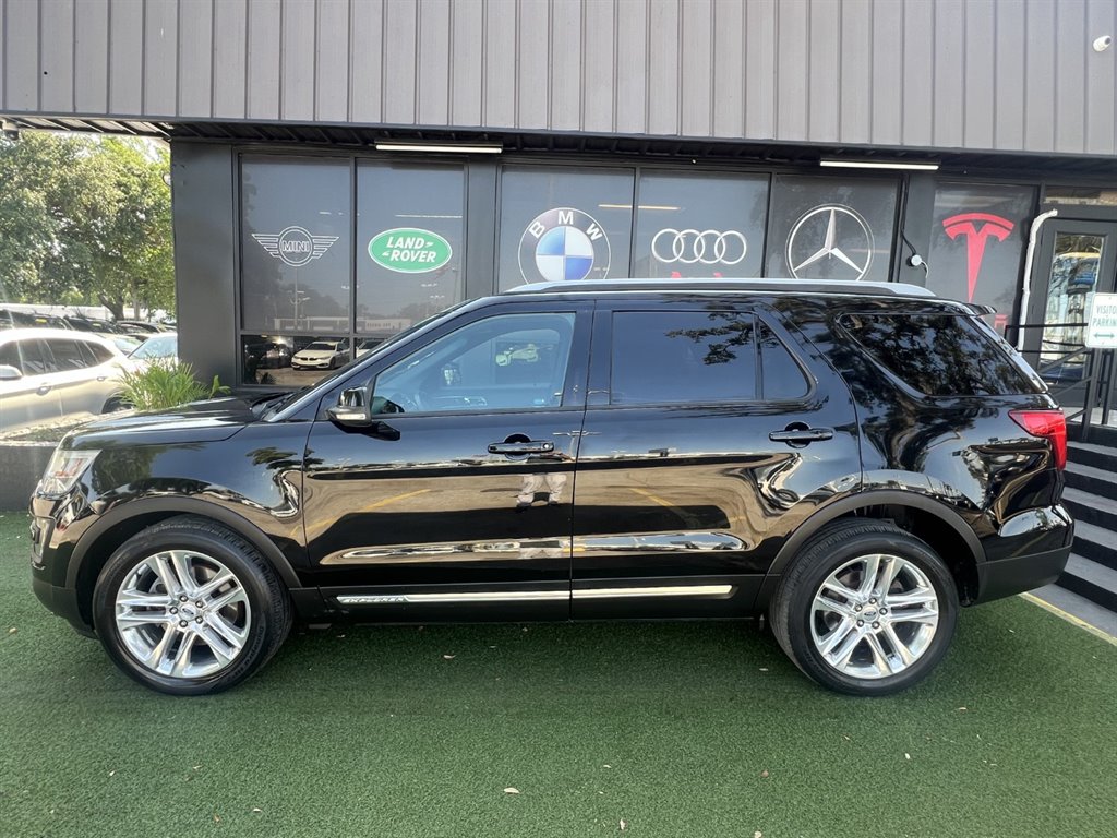 2016 Ford Explorer XLT photo