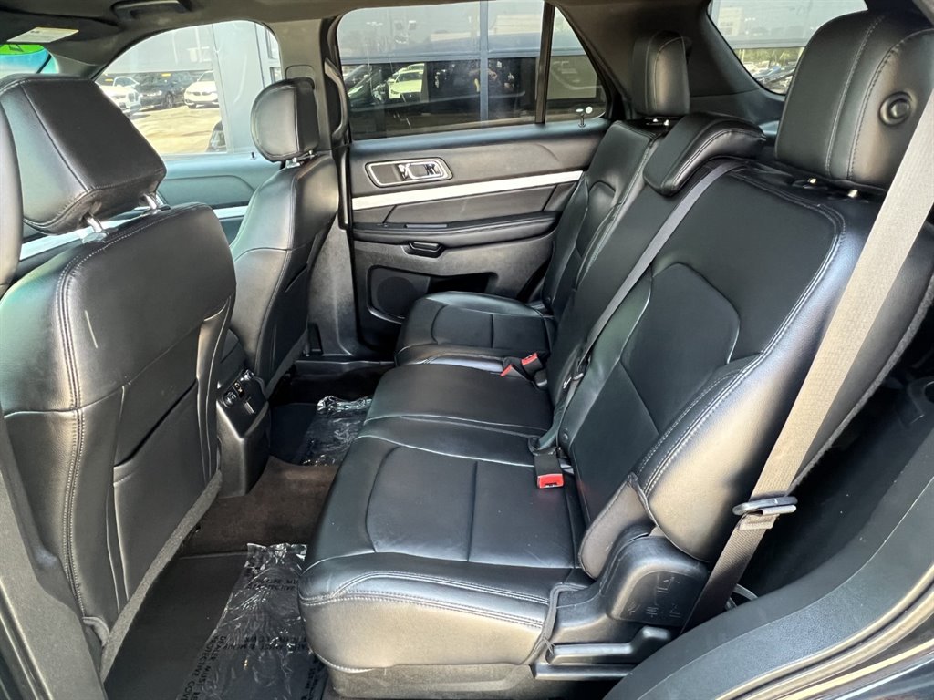 2016 Ford Explorer XLT photo