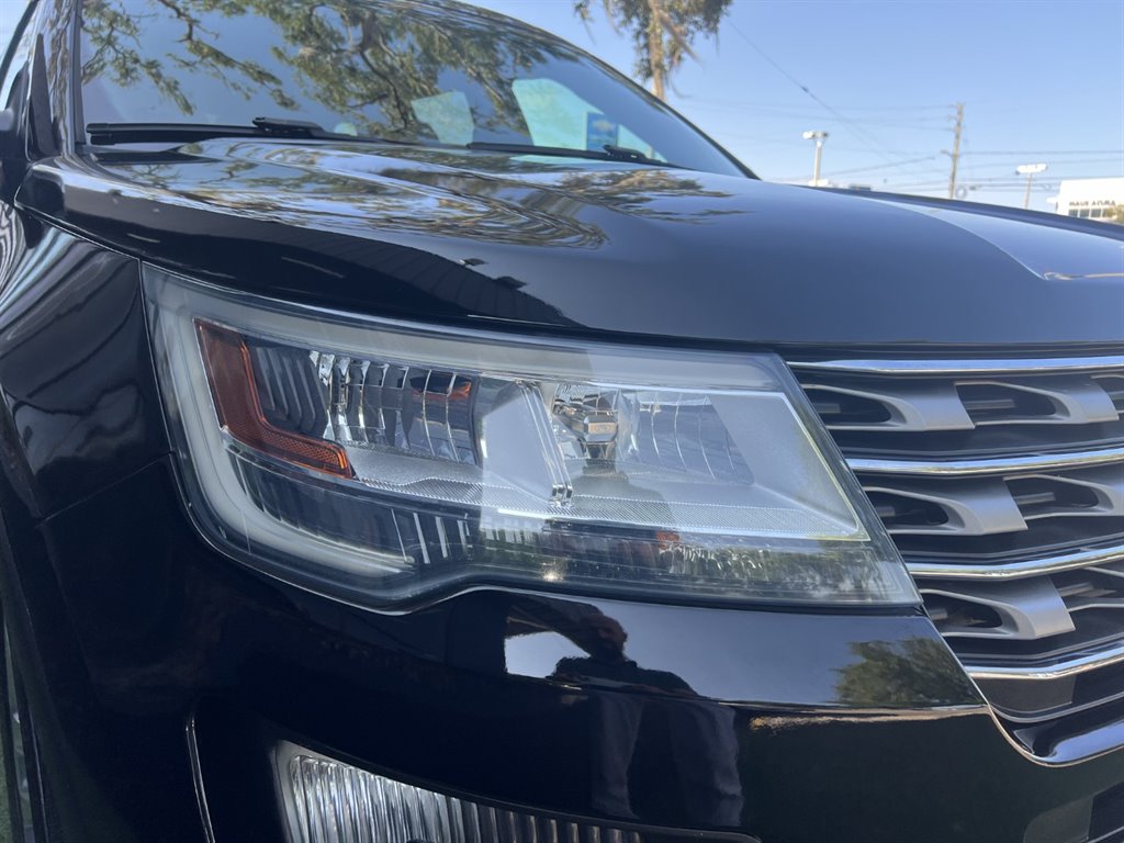 2016 Ford Explorer XLT photo