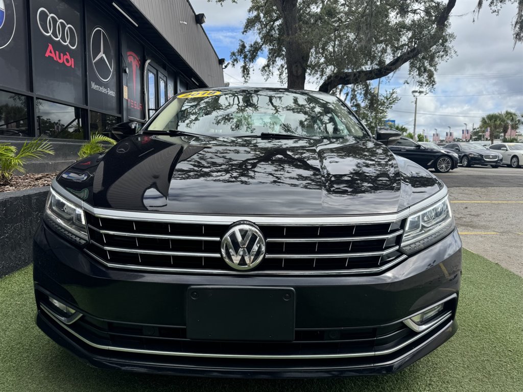 2018 Volkswagen Passat SE photo