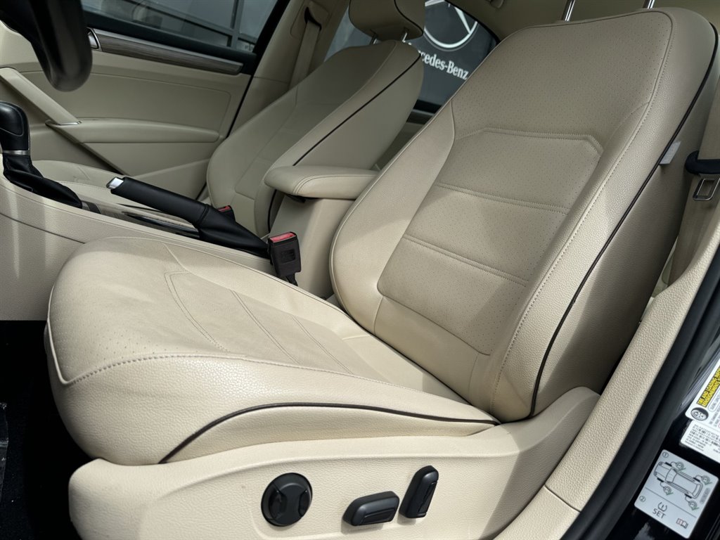 2018 Volkswagen Passat SE photo