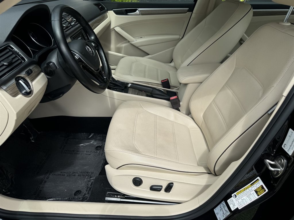 2018 Volkswagen Passat SE photo