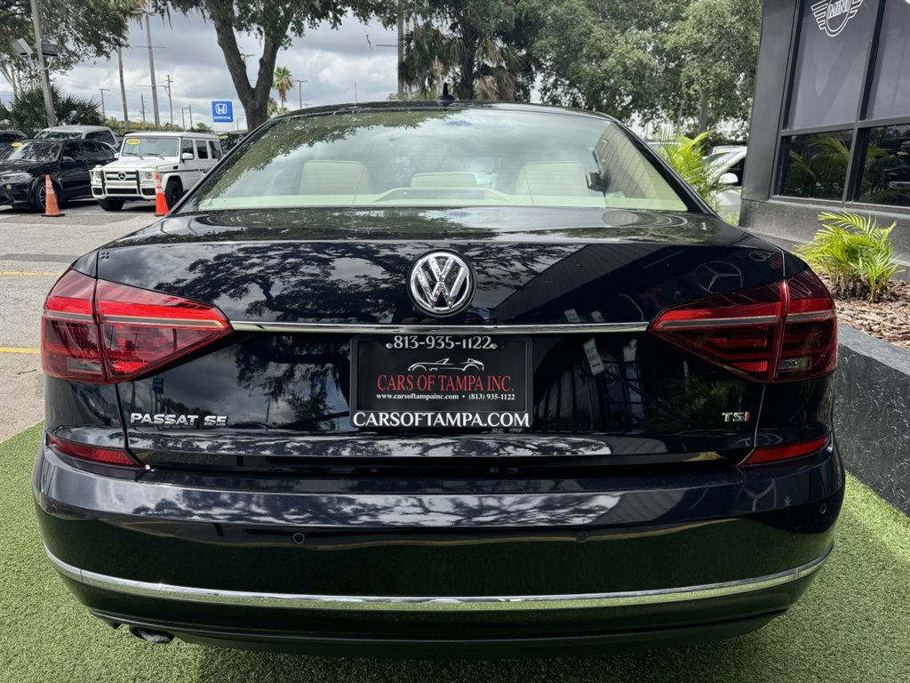 2018 Volkswagen Passat SE photo