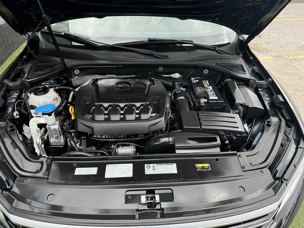 2018 Volkswagen Passat SE photo