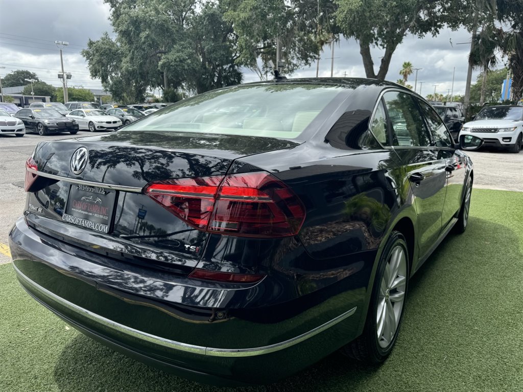 2018 Volkswagen Passat SE photo
