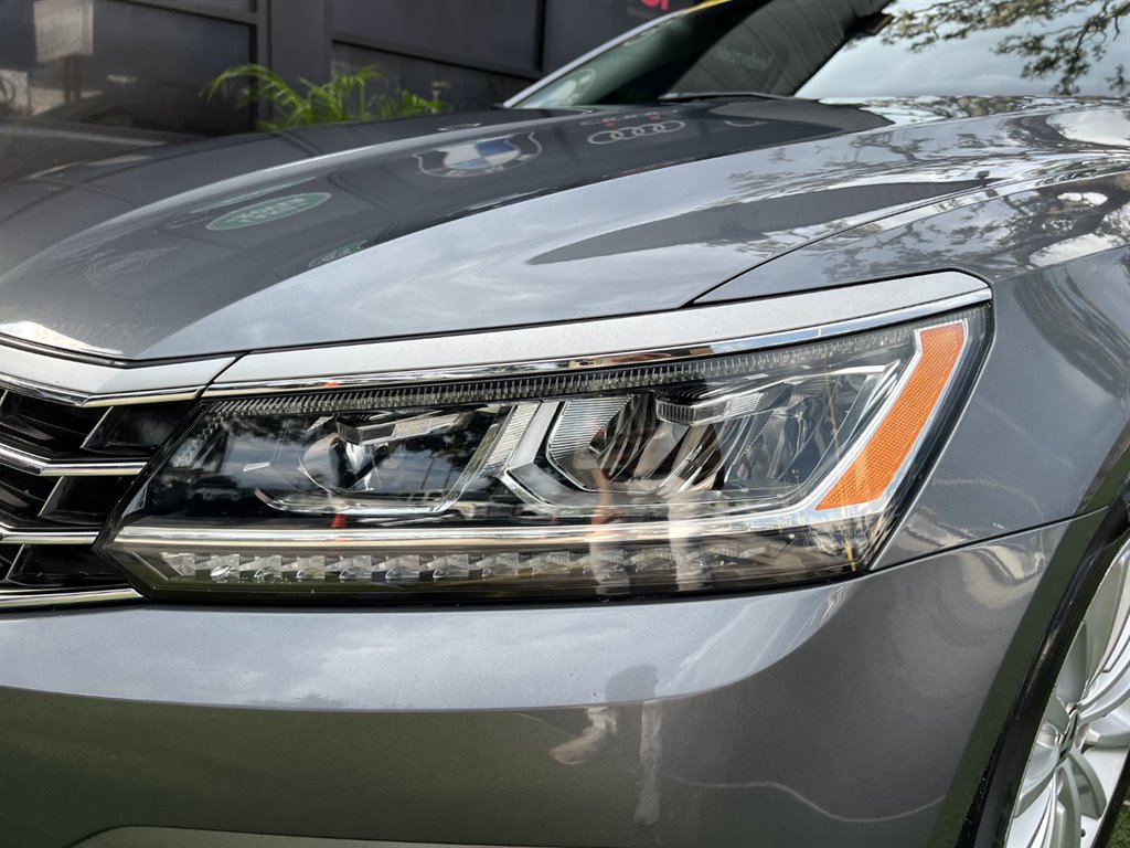 2017 Volkswagen Passat SE photo