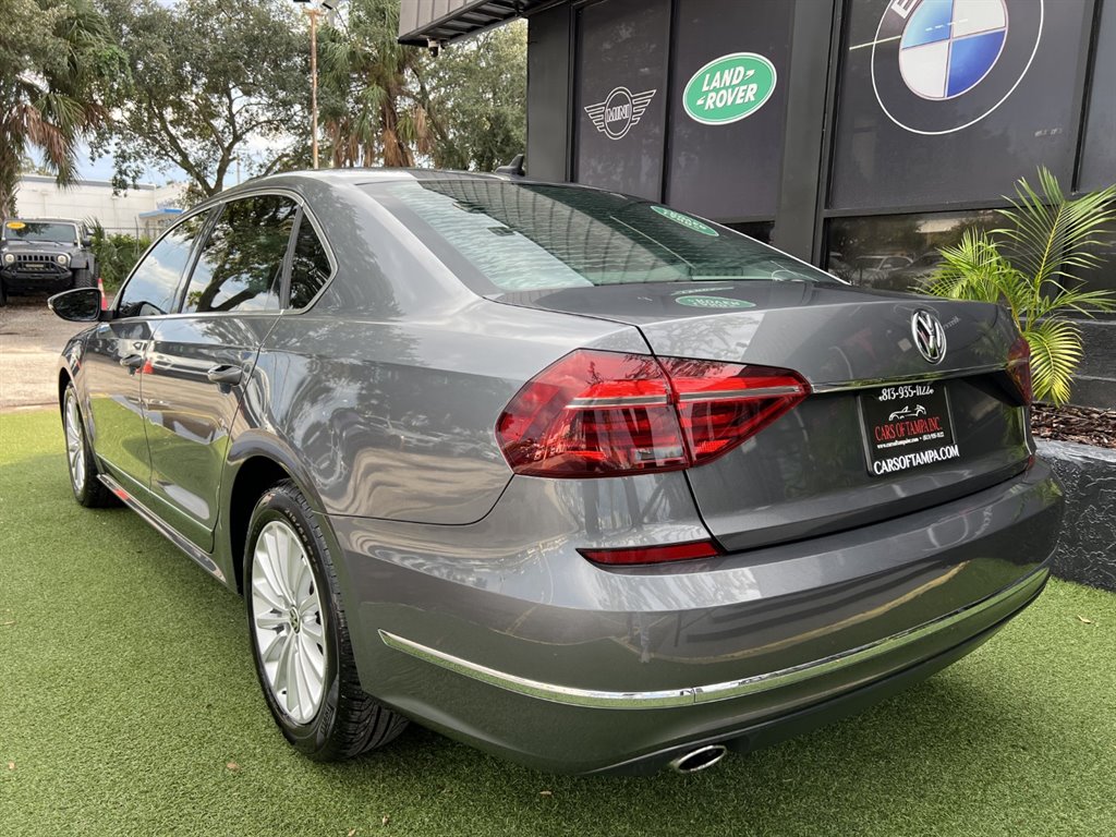 2017 Volkswagen Passat SE photo