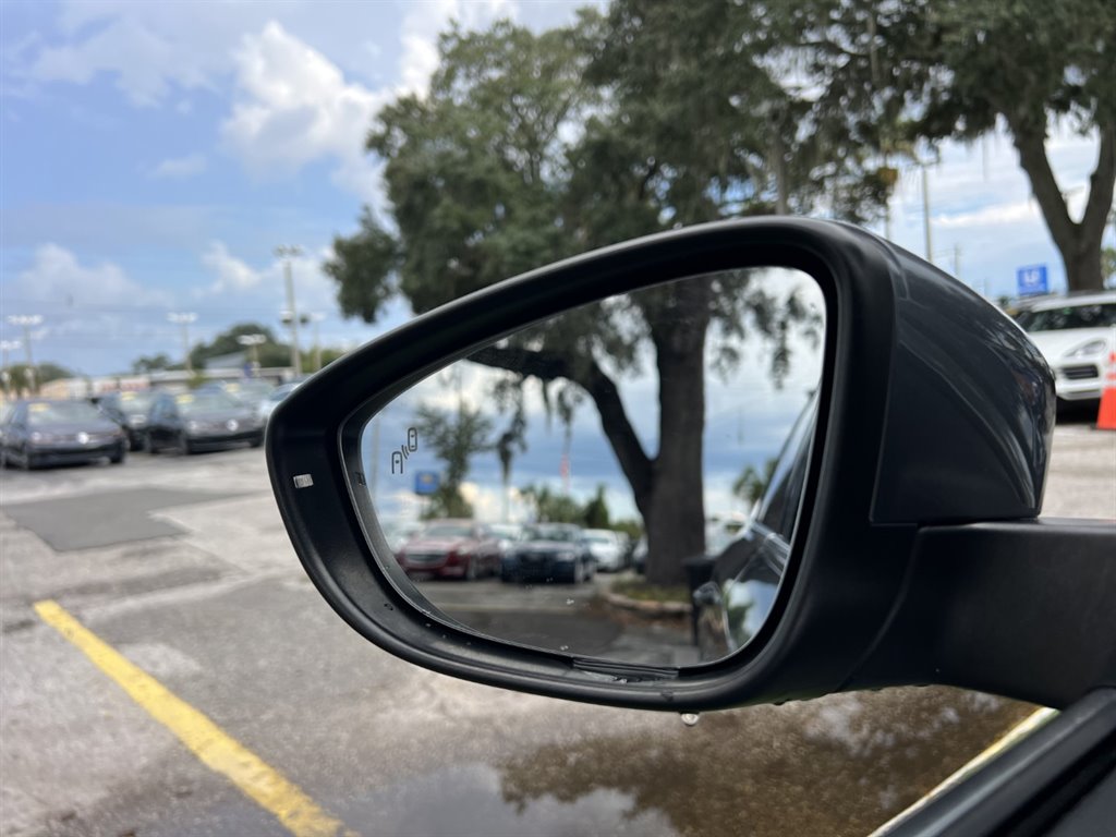 2017 Volkswagen Passat SE photo