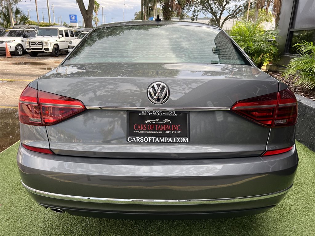 2017 Volkswagen Passat SE photo
