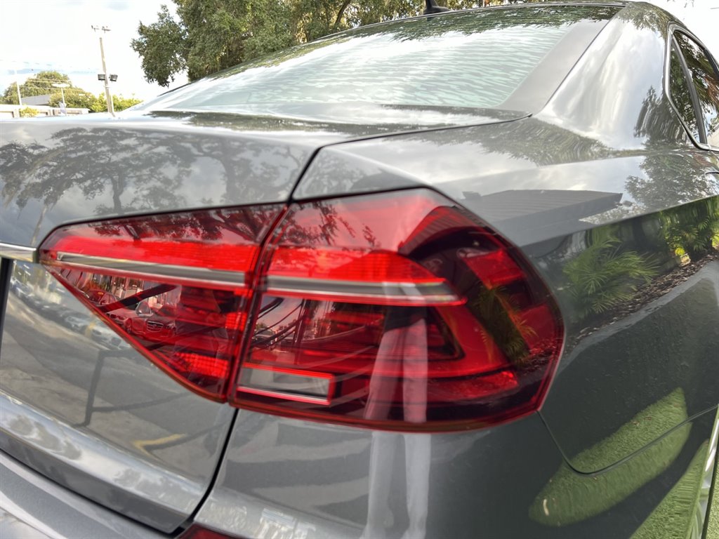 2017 Volkswagen Passat SE photo