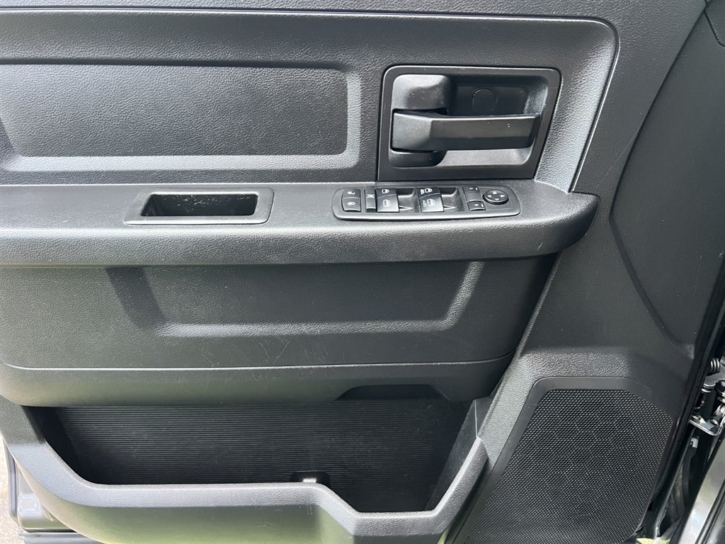 2017 RAM 1500 Tradesman photo