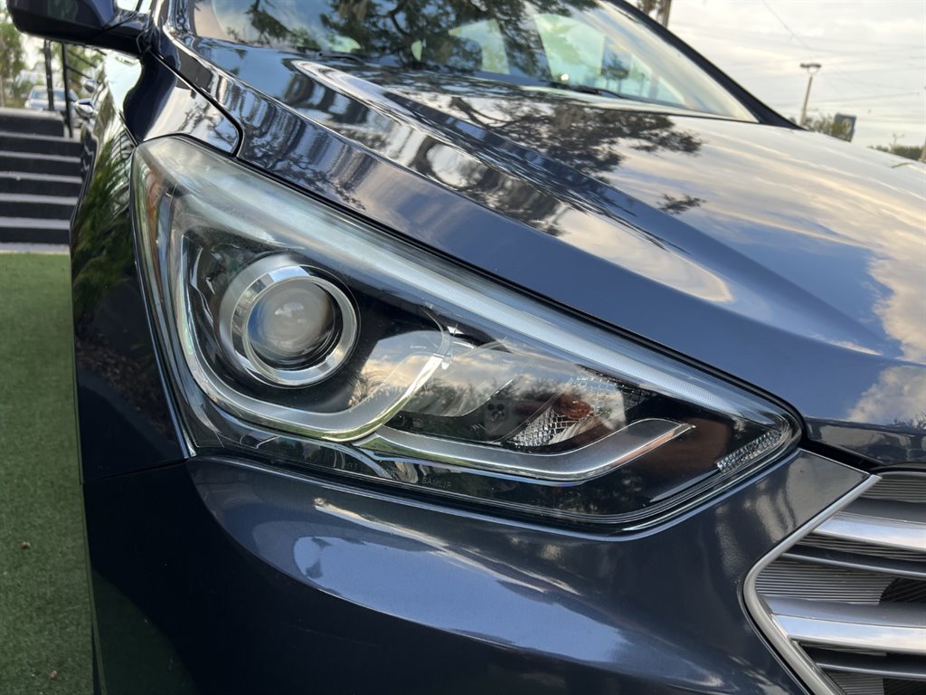 2017 Hyundai Santa Fe Sport - $15,995