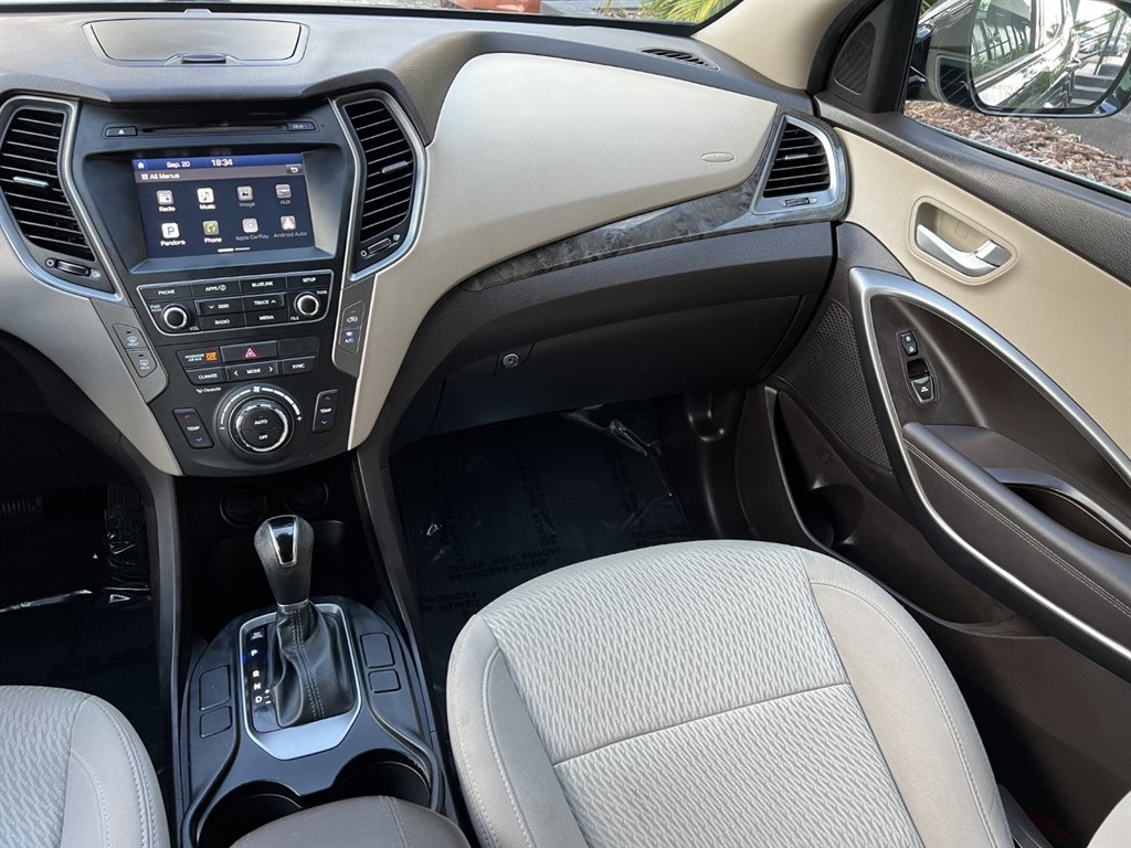 2017 Hyundai Santa Fe Sport - $15,995
