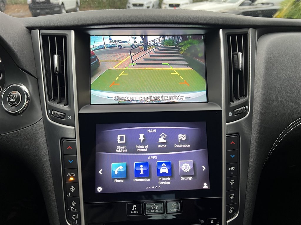 2018 Infiniti Q60 Luxe photo