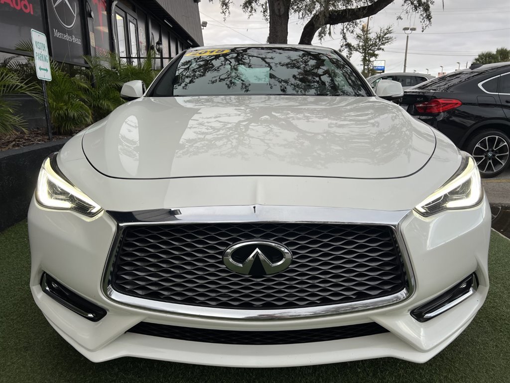 2018 Infiniti Q60 Luxe photo