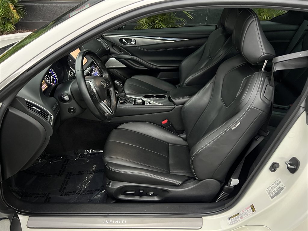 2018 Infiniti Q60 Luxe photo