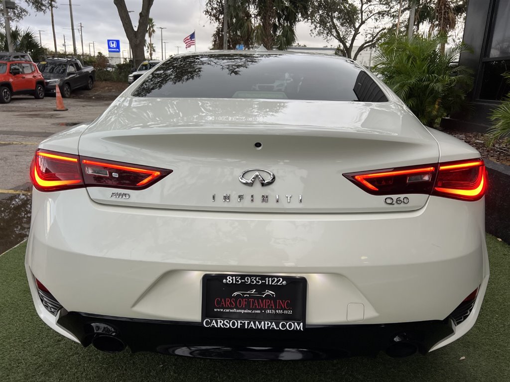 2018 Infiniti Q60 Luxe photo
