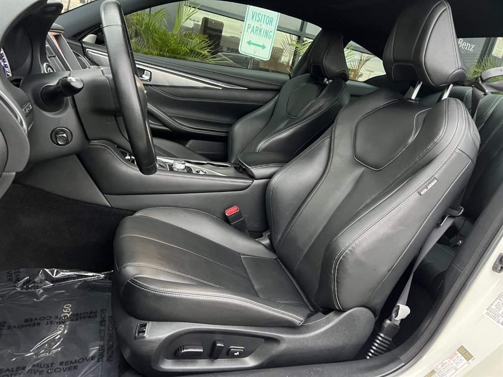 2018 Infiniti Q60 Luxe photo