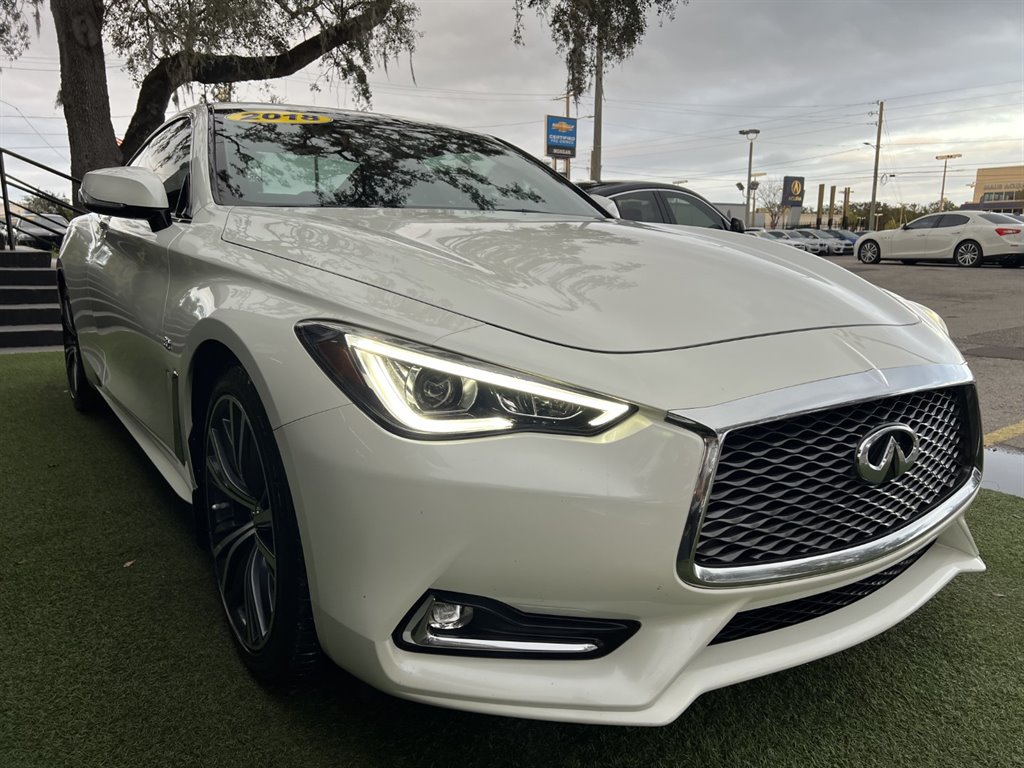 2018 Infiniti Q60 Luxe photo