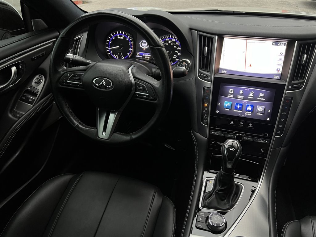 2018 Infiniti Q60 Luxe photo