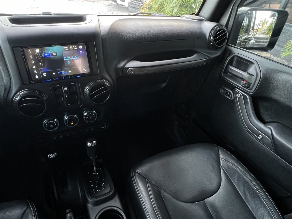 2017 Jeep Wrangler Unlimited Sahara photo