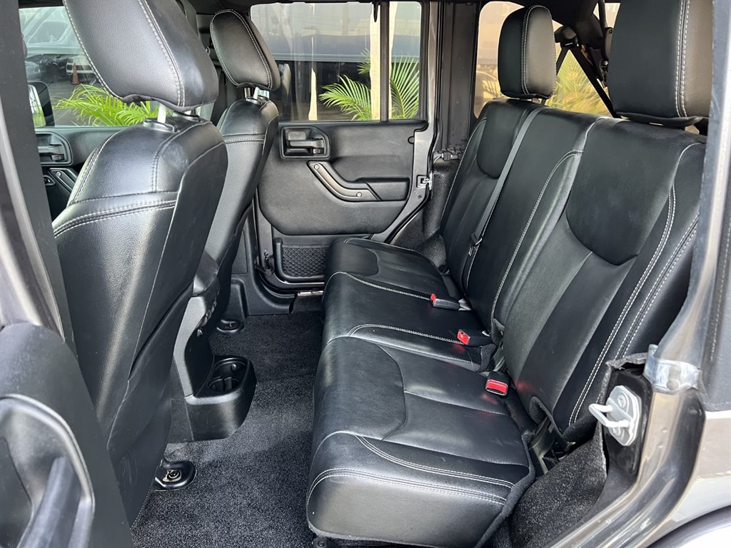 2017 Jeep Wrangler Unlimited Sahara photo
