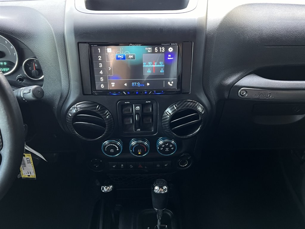 2017 Jeep Wrangler Unlimited Sahara photo