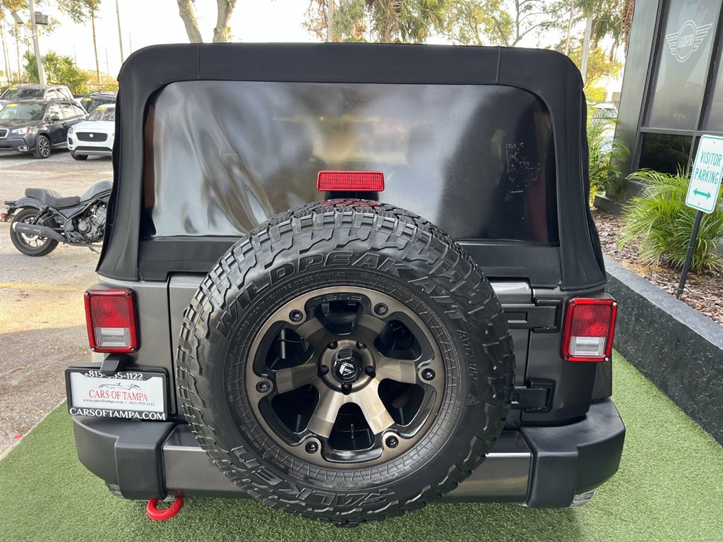 2017 Jeep Wrangler Unlimited Sahara photo
