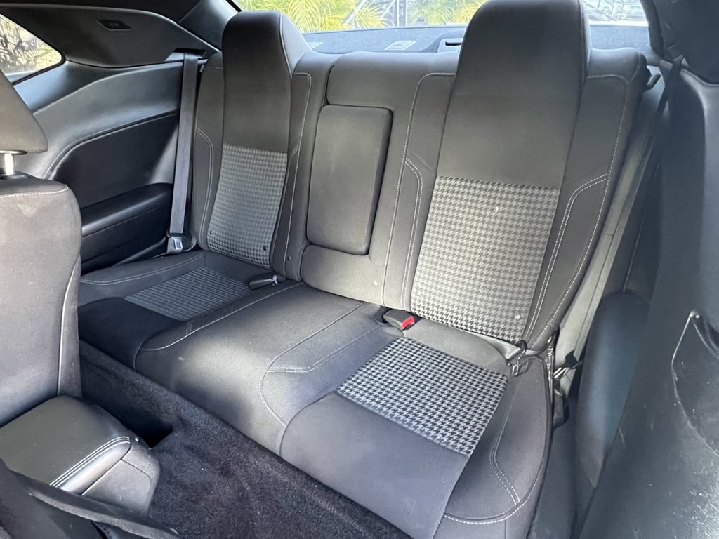 2018 Dodge Challenger SXT photo