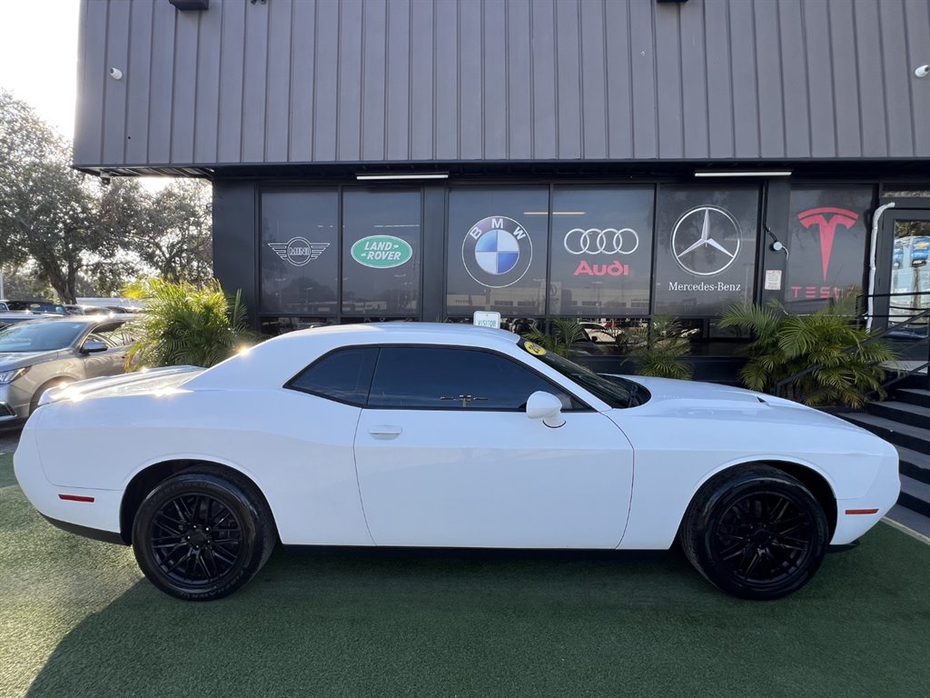 2018 Dodge Challenger SXT photo