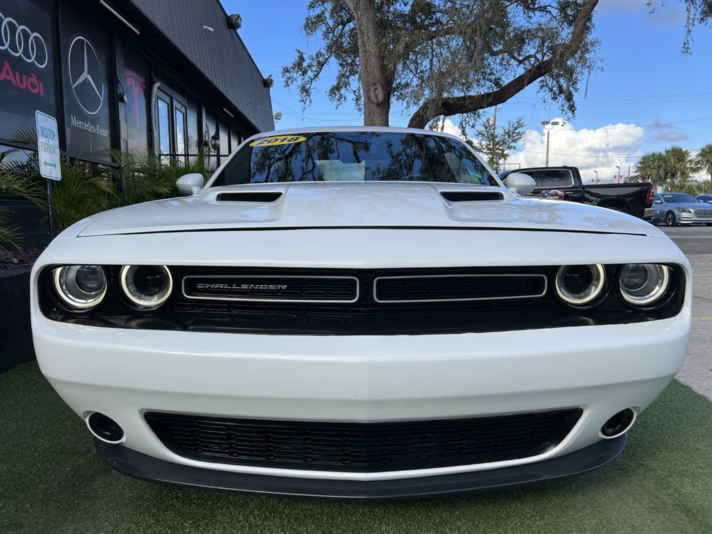 2018 Dodge Challenger SXT photo