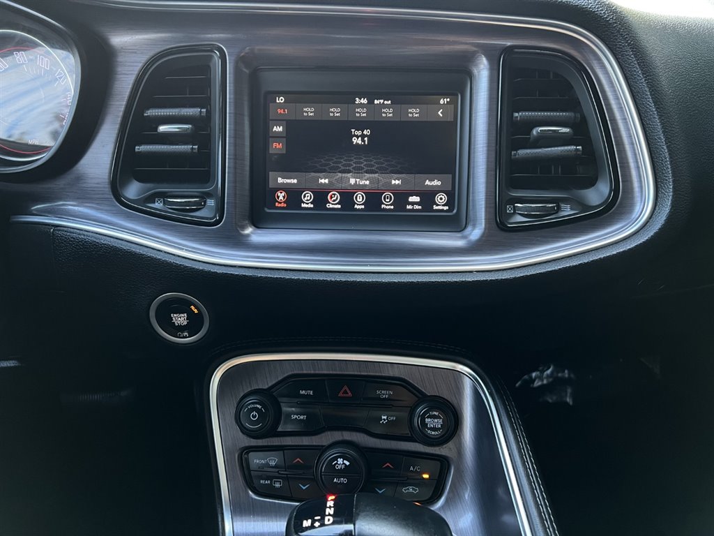 2018 Dodge Challenger SXT photo