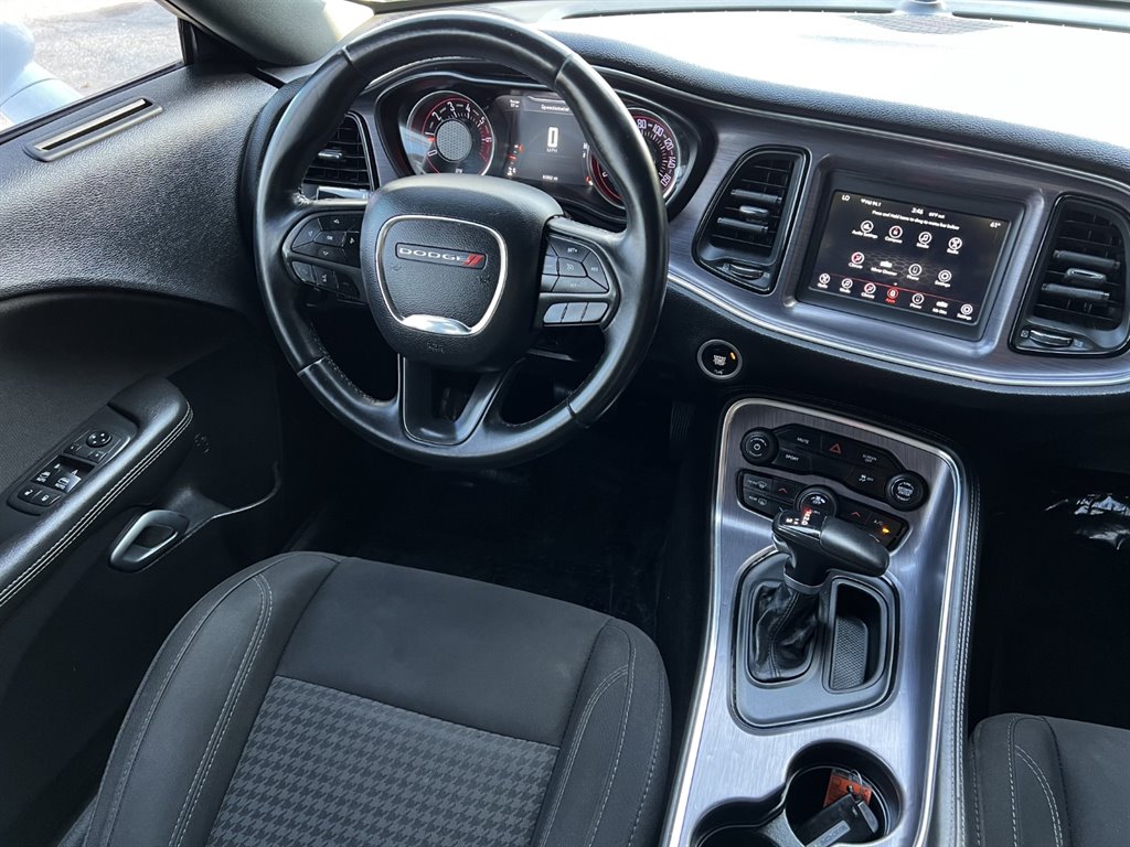 2018 Dodge Challenger SXT photo