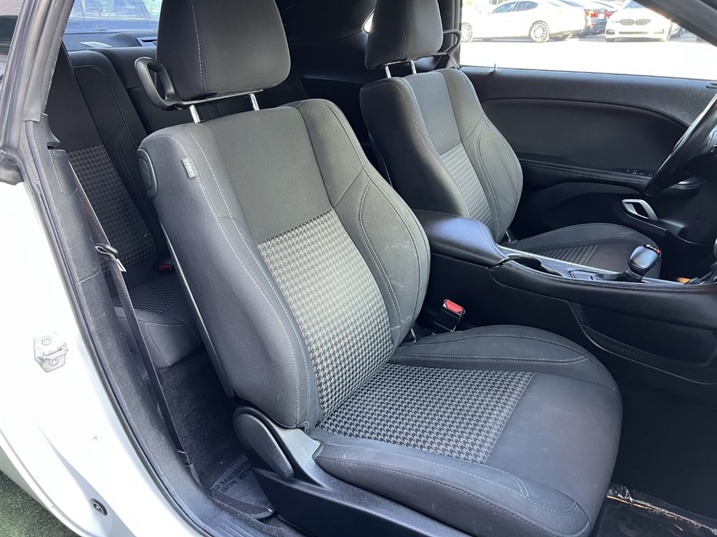 2018 Dodge Challenger SXT photo