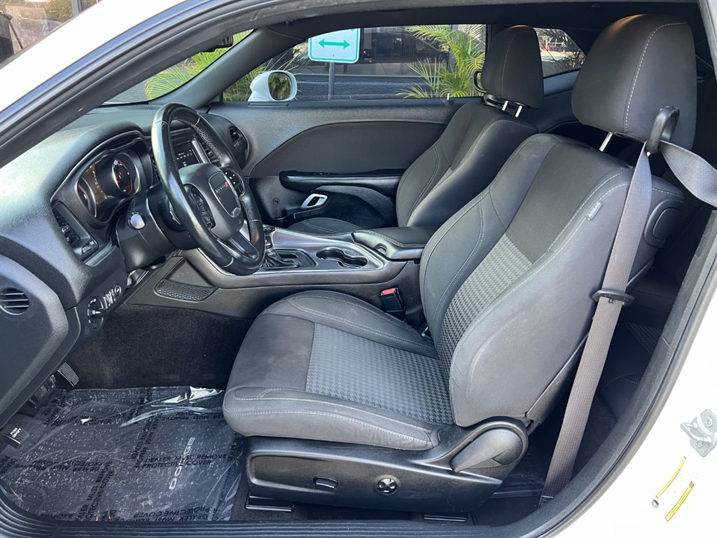 2018 Dodge Challenger SXT photo