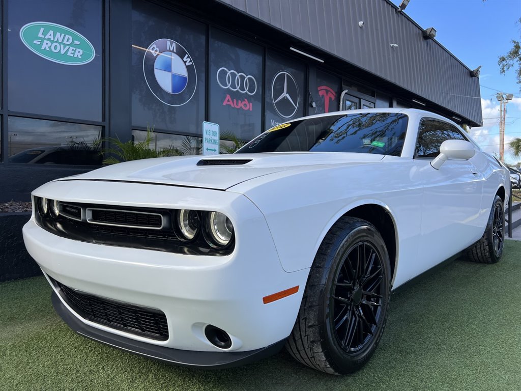 2018 Dodge Challenger SXT photo