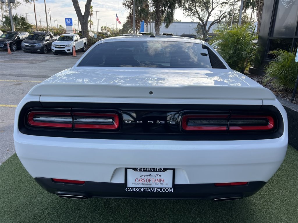 2018 Dodge Challenger SXT photo
